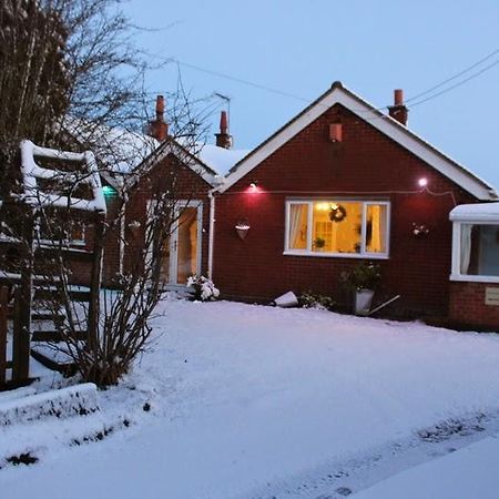 Long Chimneys Bed & Breakfast 阿什伯恩 外观 照片