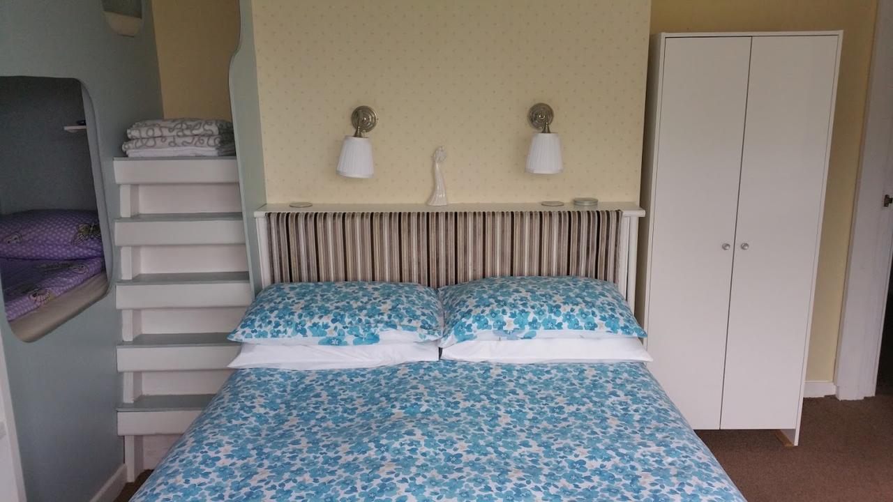 Long Chimneys Bed & Breakfast 阿什伯恩 外观 照片